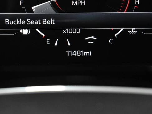 Used 2026 GMC Acadia Elevation w/ Elevation Premium Package FWD image 22
