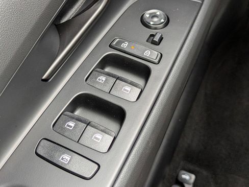 Certified 2025 Hyundai Elantra SEL FWD image 19
