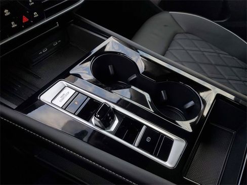 Certified 2025 Volkswagen Atlas SEL Premium R-Line image 22