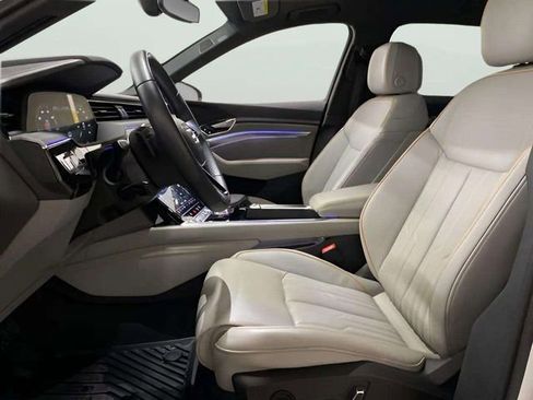 Used 2024 Audi Q8 e-tron Prestige w/ Prestige Package image 20