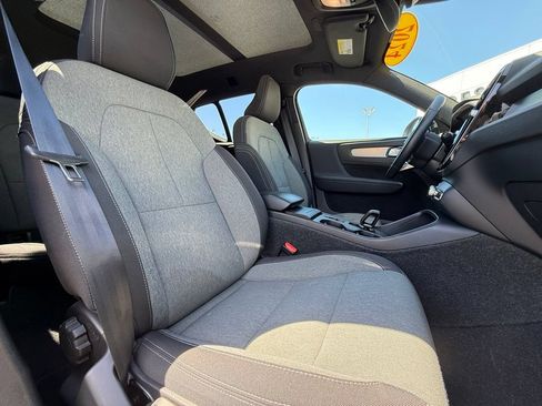 Used 2024 Volvo XC40 B5 Core AWD/4WD image 14