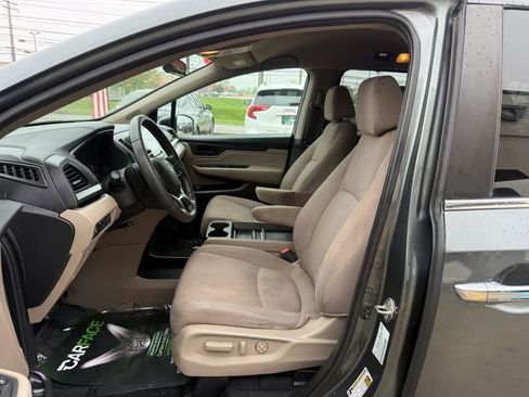 Used 2019 Honda Odyssey EX image 16