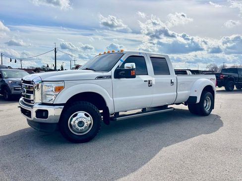 Used 2014 Ford F350 Lariat w/ Lariat Interior Package image 3