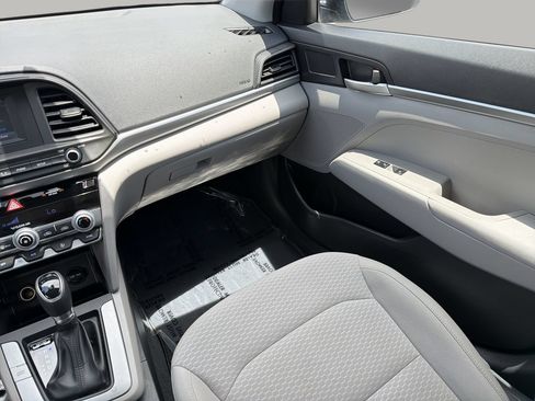 Used 2020 Hyundai Elantra SE FWD image 14
