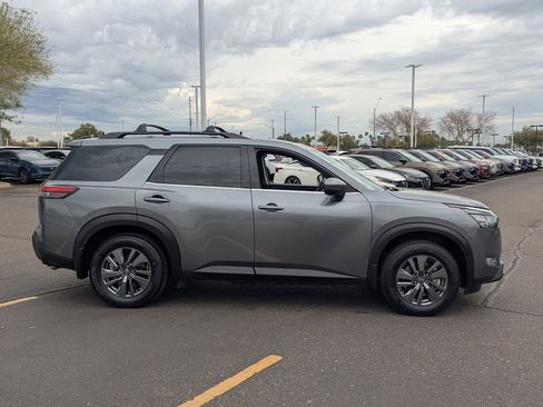 Certified 2024 Nissan Pathfinder SV w/ SV Premium Package image 7