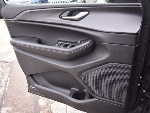 Used 2025 Jeep Grand Cherokee L Laredo w/ Trailer Tow Package image 37