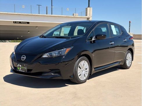 Used 2025 Nissan Leaf S FWD image 3