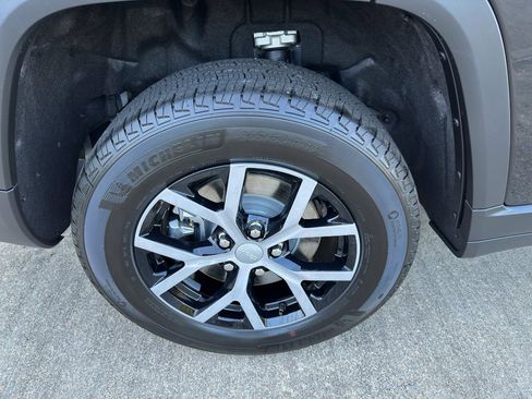 New 2025 Jeep Grand Cherokee L Limited w/ Luxury Tech Group II image 9