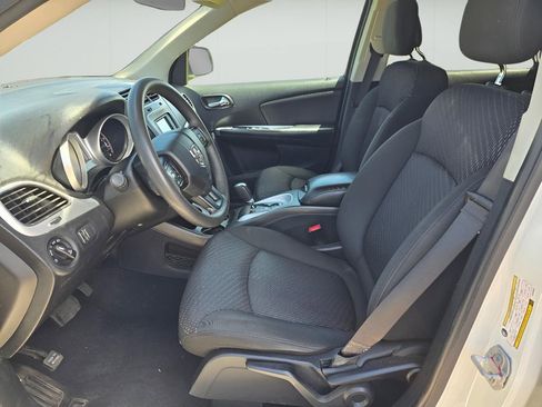 Used 2019 Dodge Journey SE w/ Blacktop Package FWD image 23
