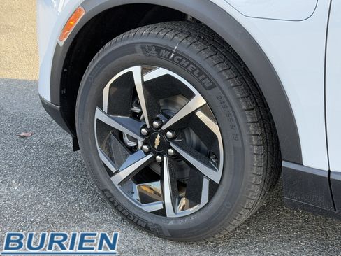 New 2026 Chevrolet Equinox EV LT image 27