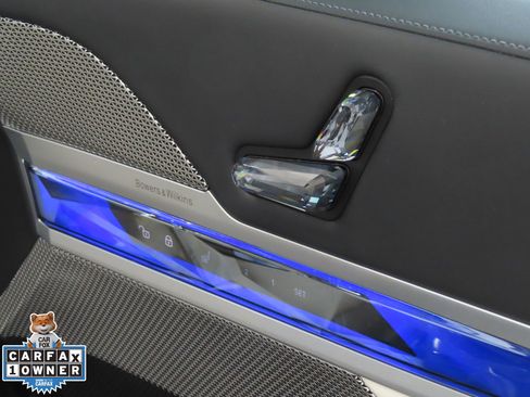 Used 2023 BMW 760i xDrive w/ Executive Package image 32