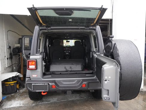 Used 2023 Jeep Wrangler Unlimited Rubicon AWD/4WD image 30