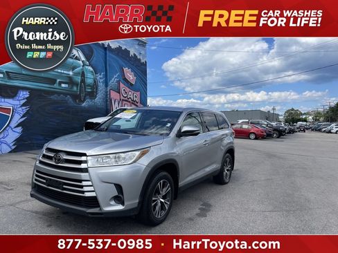Used 2019 Toyota Highlander LE AWD/4WD image 1
