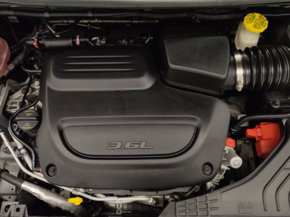 Used 2022 Chrysler Voyager LX FWD image 30
