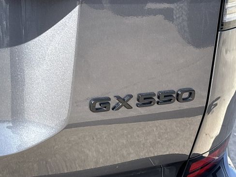 Used 2025 Lexus GX 550 image 5