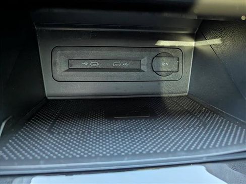 Used 2023 Volkswagen Atlas SE w/ Panoramic Sunroof Package FWD image 36