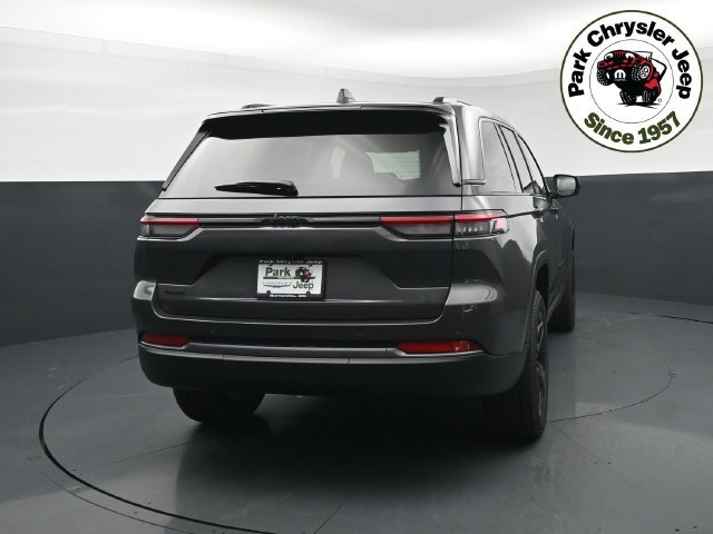 New 2026 Jeep Grand Cherokee Limited w/ Limited Altitude Package AWD/4WD image 5