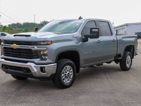 New 2026 Chevrolet Silverado 2500 LT w/ Convenience Package AWD/4WD image 6