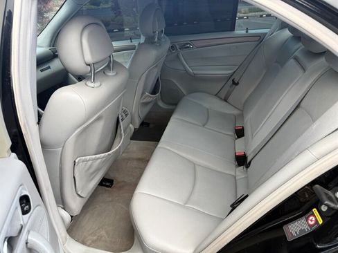 Used 2004 Mercedes-Benz C 230 Sedan image 10
