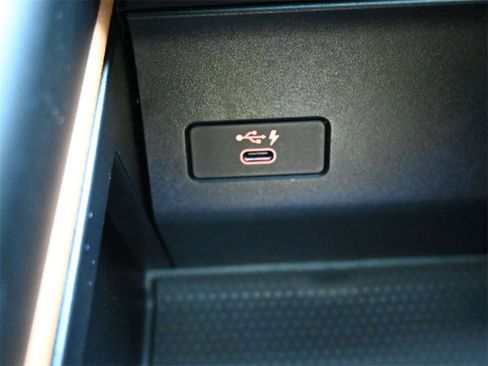 Used 2022 BMW X5 sDrive40i w/ M Sport Package image 17