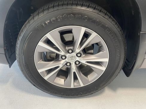 Used 2014 Toyota Highlander XLE image 33