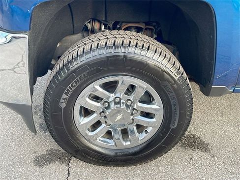 Certified 2019 Chevrolet Silverado 2500 LT w/ LT Convenience Package image 30