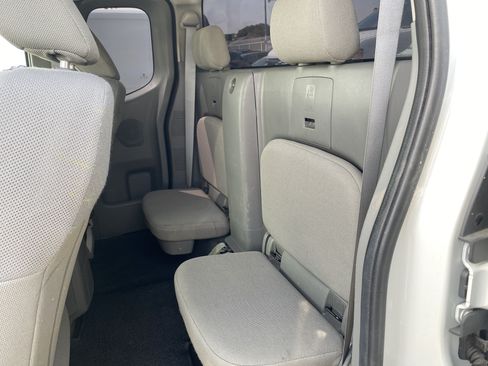 Used 2019 Nissan Frontier S RWD image 17