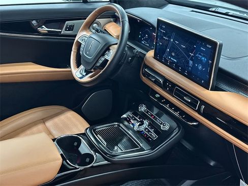 Used 2022 Lincoln Nautilus Black Label w/ Class II Trailer Tow Package image 10