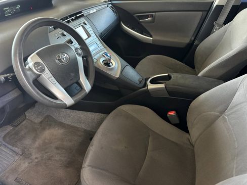 Used 2015 Toyota Prius Two image 9