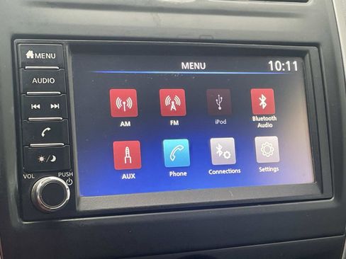 Used 2019 Nissan Versa SV image 15