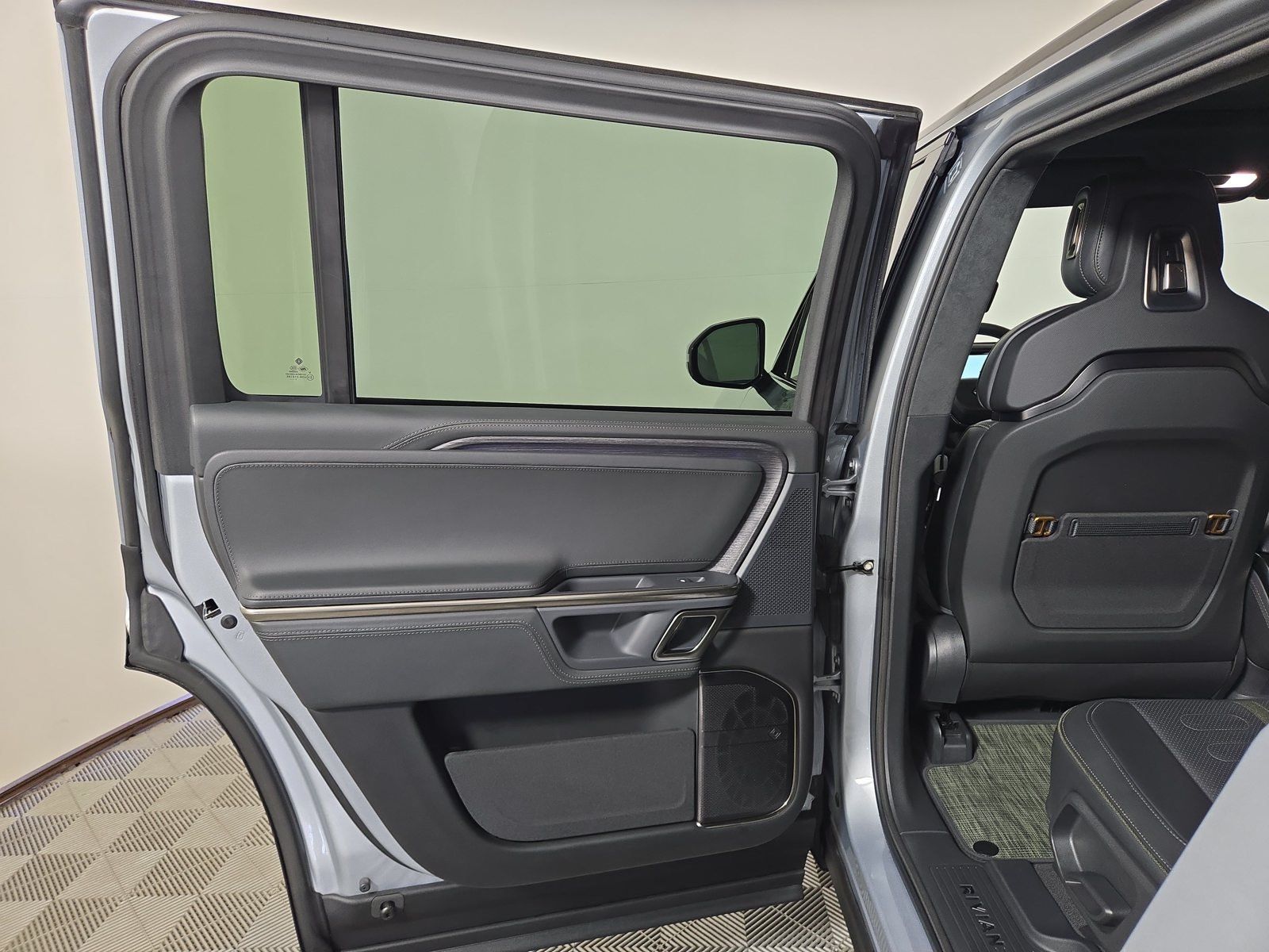 Used 2024 Rivian R1S Adventure Quad AWD/4WD image 17
