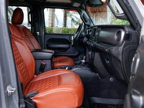 Used 2021 Jeep Wrangler Unlimited Sport image 39