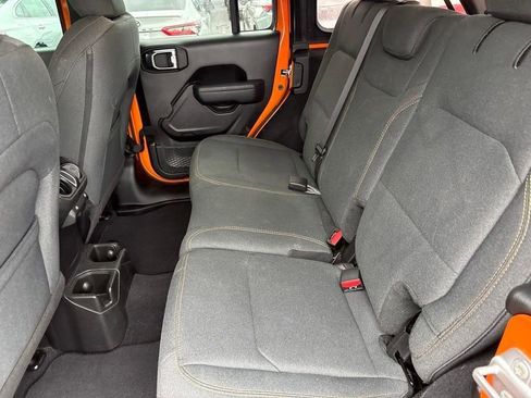 Used 2025 Jeep Wrangler Unlimited Sport AWD/4WD image 9
