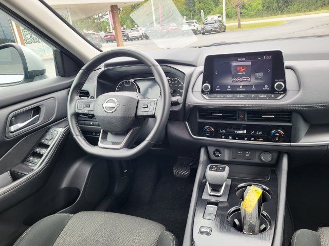 Used 2025 Nissan Rogue SV FWD image 15