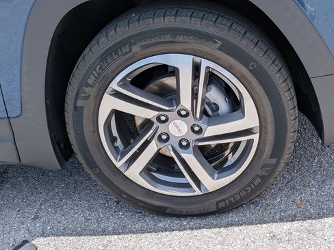 Used 2021 GMC Terrain SLT w/ Infotainment Package II FWD image 11