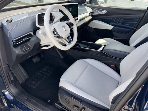 Used 2023 Volkswagen ID.4 Pro S Plus image 3