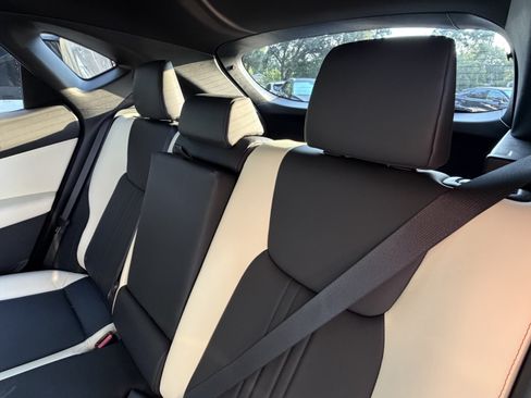 Used 2024 Lexus NX 250 FWD image 32