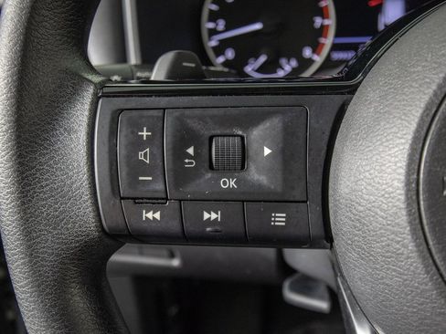 Used 2022 Nissan Rogue SV image 19