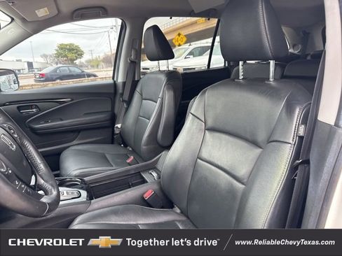 Used 2018 Honda Pilot Touring image 12