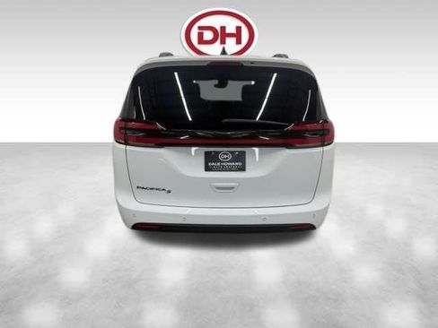 Used 2023 Chrysler Pacifica Touring-L w/ S Appearance Package FWD image 11