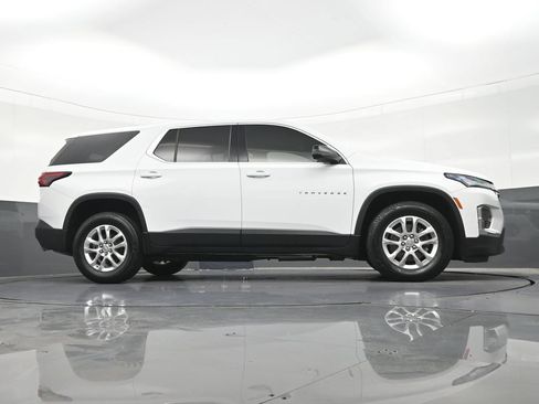 Used 2023 Chevrolet Traverse LS FWD image 33