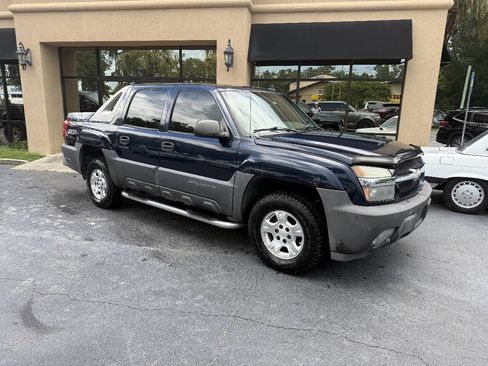 Used 2006 Chevrolet Avalanche Z71 w/ Sun And Sound Package AWD/4WD image 2