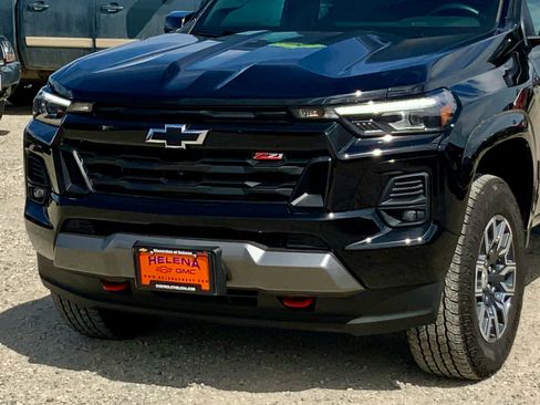 Used 2024 Chevrolet Colorado Z71 w/ Z71 Convenience Package 2 AWD/4WD image 9