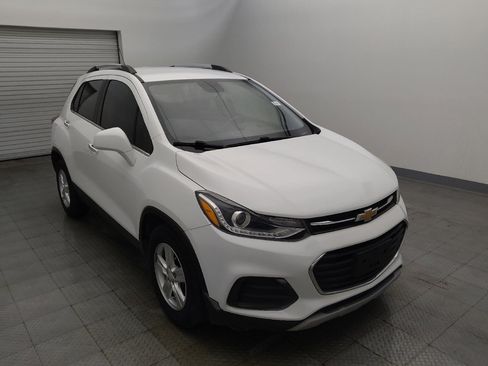 Used 2018 Chevrolet Trax LT w/ LT Convenience Package FWD image 13
