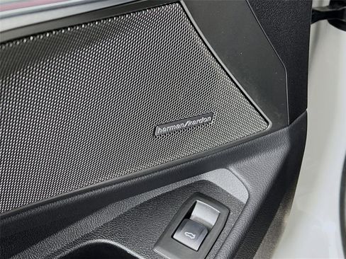 Used 2024 BMW 330i xDrive Sedan w/ Premium Package image 19