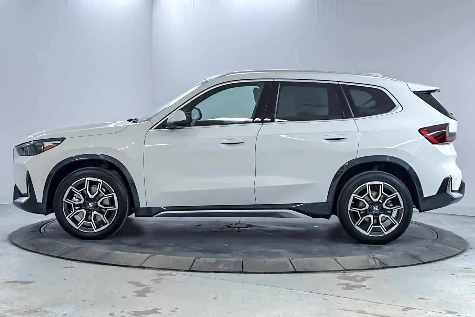 Used 2026 BMW X1 xDrive28i w/ Technology Package AWD/4WD image 5