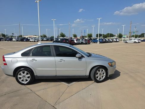 Used 2007 Volvo S40 2.4i FWD image 2