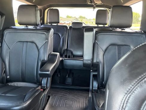 Used 2018 Ford Expedition Limited AWD/4WD image 26