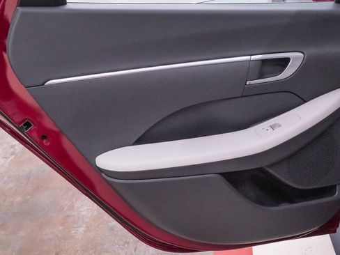 Used 2025 Hyundai Sonata SE image 31