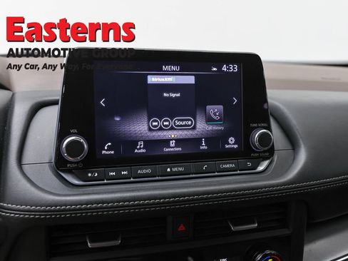 Used 2023 Nissan Rogue SV AWD/4WD image 18